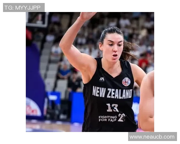 亚特兰大梦与康涅的激烈对决展现女篮实力与团队默契