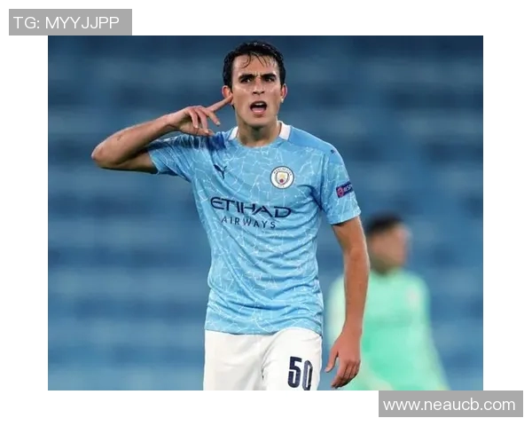 哈维西蒙斯的崛起之路：从青年才俊到足球世界的新星