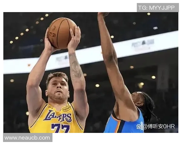 里尔与亚眠比赛暂停引发热议球迷对裁判判罚表示不满