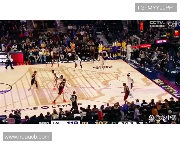 2016赛季勇士与雷霆激战赛程回顾与精彩瞬间分析