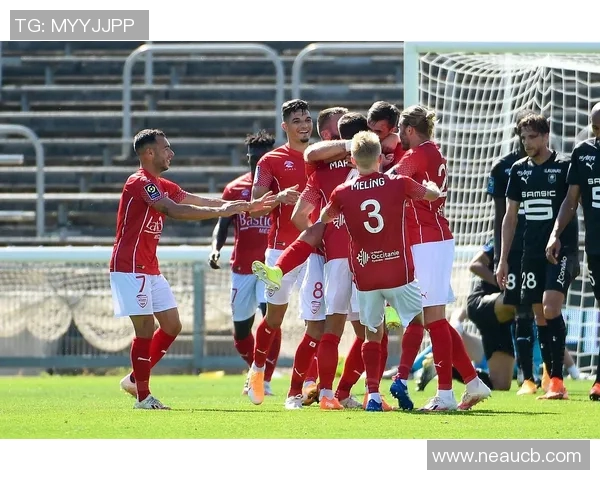 尼姆与里昂的对决将在哪个球场举行及相关赛事信息解析