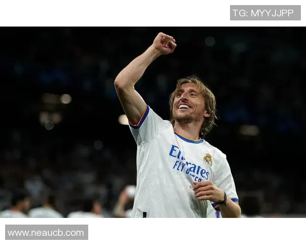 格雷茨卡在赛场上的崛起与影响力分析：从年轻天才到足球巨星的蜕变之路