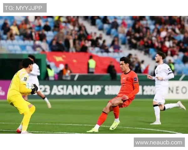 中国国足迎战乌兹别克斯坦全力争胜期待精彩对决