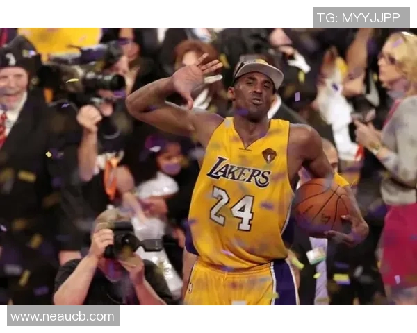 科比布莱恩特传奇生涯回顾与影响力分析:篮球之神的光辉岁月 科比布莱恩特传奇生涯回顾与影响力分析:篮球之神的光辉岁月